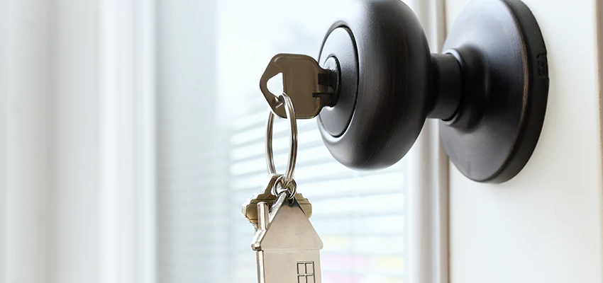 Bifold Door Knob Replacement in East Hemet, California